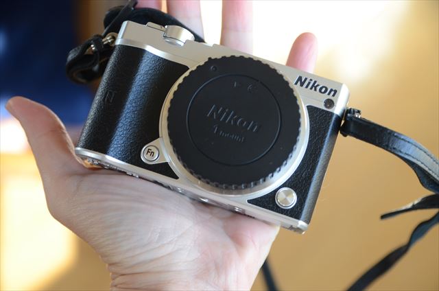 [画像がありません]ミラーレスカメラNIKON1j5（D7000からの買い替え）