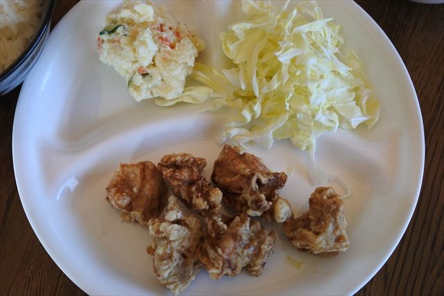 [画像がありません]今日の夕食：鶏の唐揚げ定食（2月8日）