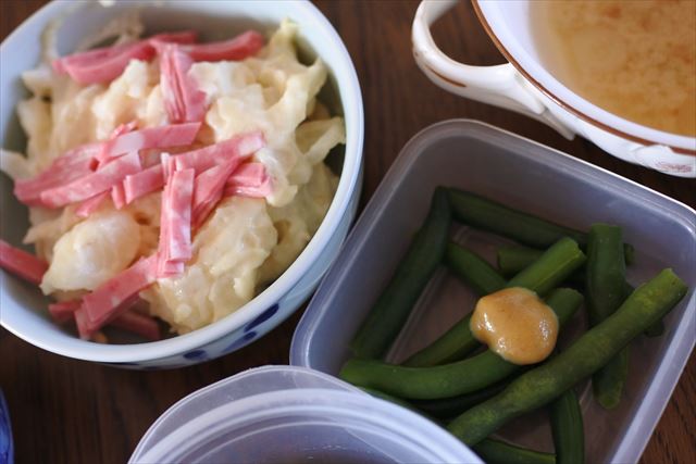 [画像がありません]ブドウの天ぷら、冷凍肉団子の素揚げほか（5月2日）
