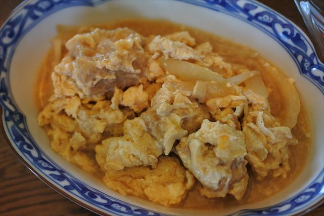 [画像がありません]高野豆腐の卵とじ、かいわれ、にんじんとブロッコリースプラウトのサラダ（9月16日）