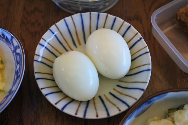 [画像がありません]高野豆腐の卵とじ、ポテトサラダ、ゆで卵。今日は卵料理の日（10月7日）