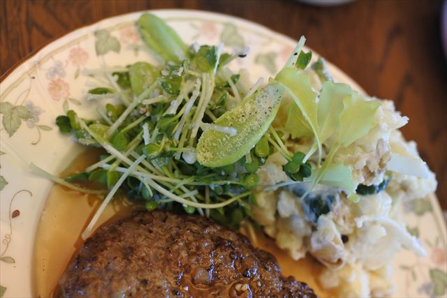 [画像がありません]洋食ディナー：ハンバーグ、ポテサラ、サラダ添え（10月23日）