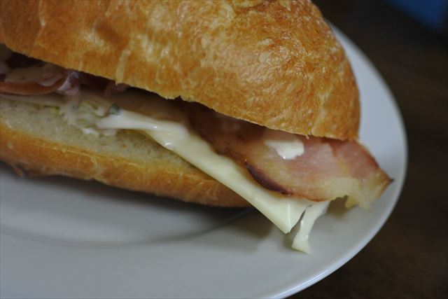 [画像がありません]ベーコンとチーズのサンドイッチ（11月21日）