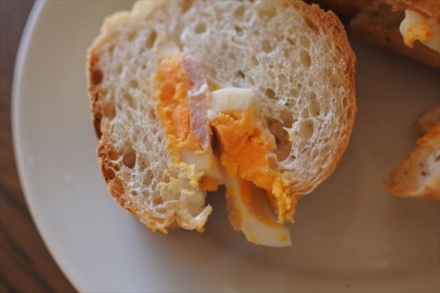 [画像がありません]卵サンドの朝食です（11月28日）