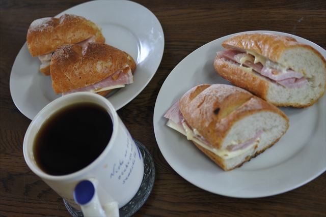 [画像がありません]日曜の朝はサンドイッチで（12月12日）