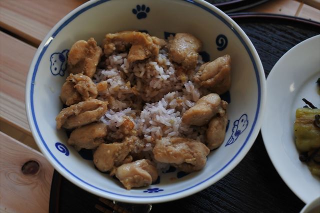 [画像がありません]日曜の夕飯は五穀米の鶏丼（12月12日）