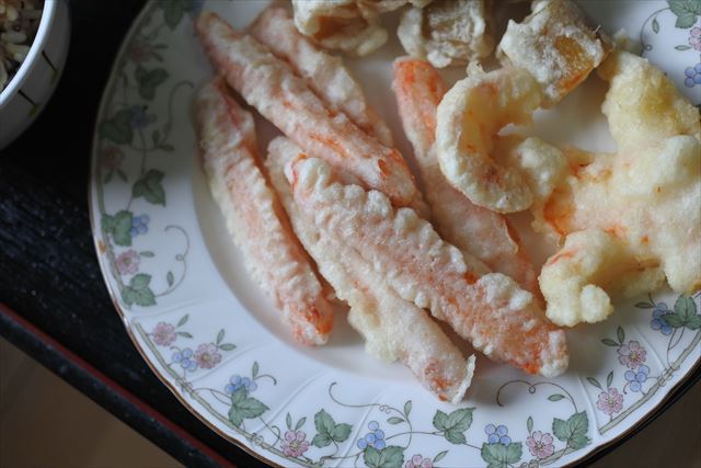 [画像がありません]蟹カマとえびと干し芋の天ぷら（3月28日）