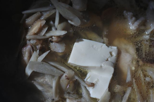 [画像がありません]今日は鍋もの。鳥団子やお豆腐入り（5月27日）