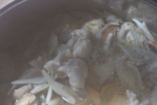 [画像がありません]今日は鍋もの。鳥団子やお豆腐入り（5月27日）