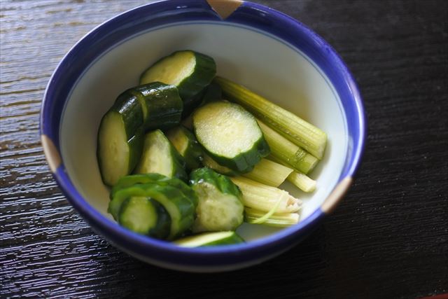 [画像がありません]鶏のから揚げとサラダで夕食にしました（6月17日）