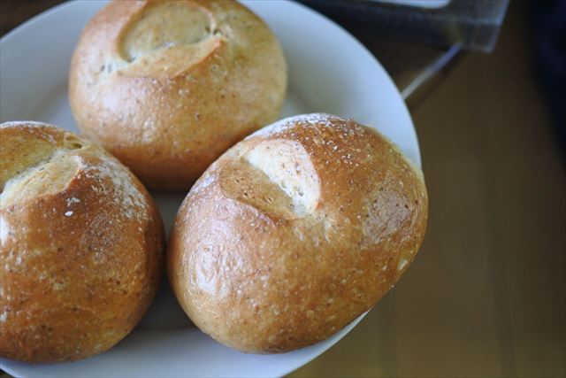 [画像がありません]丸いパンでサンドイッチを作りました（7月16日）