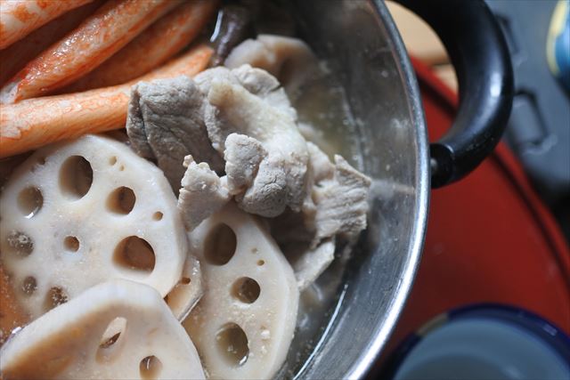 [画像がありません]蟹かま鍋。里芋の煮物。ごぼうのきんぴら（8月6日）