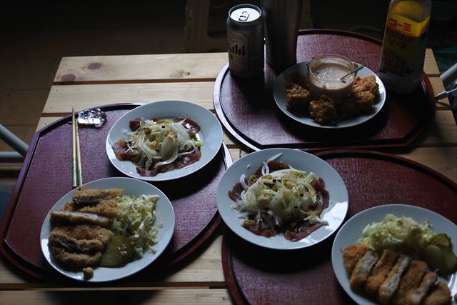 [画像がありません]豚カツと生ハムと鶏のから揚げの夕食（8月21日）