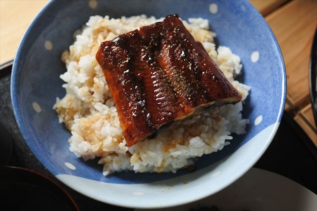 [画像がありません]うな丼、出汁巻き卵、松茸のお吸い物ほか（9月1日）