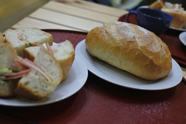 [画像がありません]焼き立てのパンで作るサンドイッチ（12月17日）