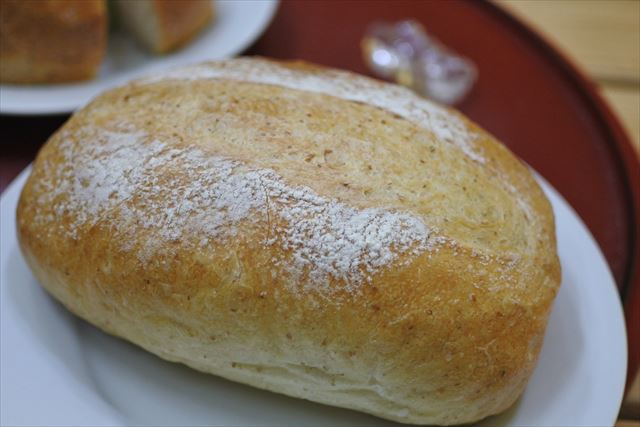 [画像がありません]焼き立てのパンで作るサンドイッチ（12月17日）