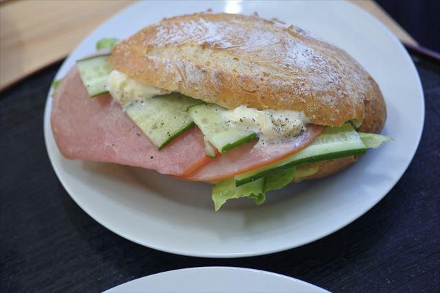 [画像がありません]朝のサンドイッチ。ハムです（12月24日）