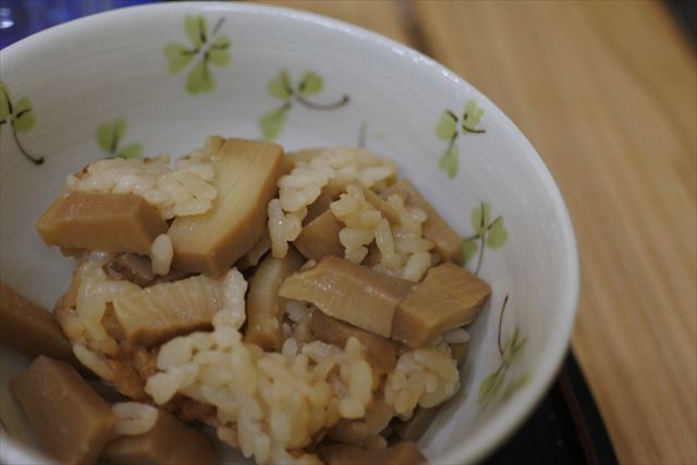 [画像がありません]ぶどうの葉の天ぷら。今年も美味しくいただきました（4月25日）
