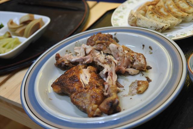 [画像がありません]骨付き鶏と餃子、筍煮などの夕食（5月3日）