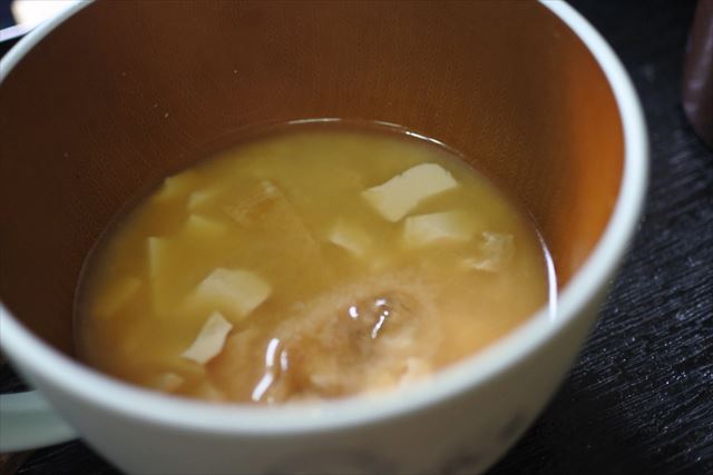 [画像がありません]うな丼と豆腐の味噌汁（7月9日）