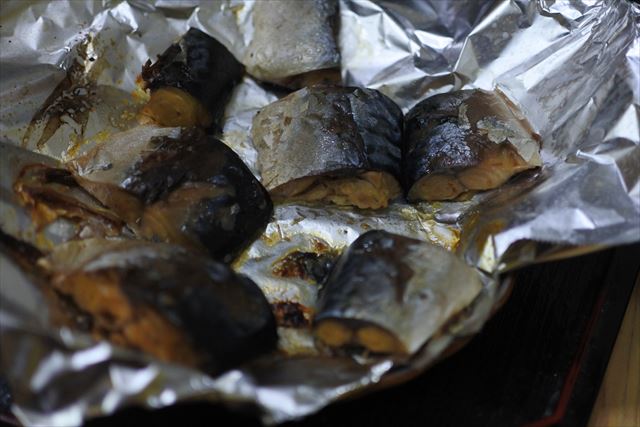 [画像がありません]豚の生姜焼きと鯖缶を使った焼き魚（7月17日）