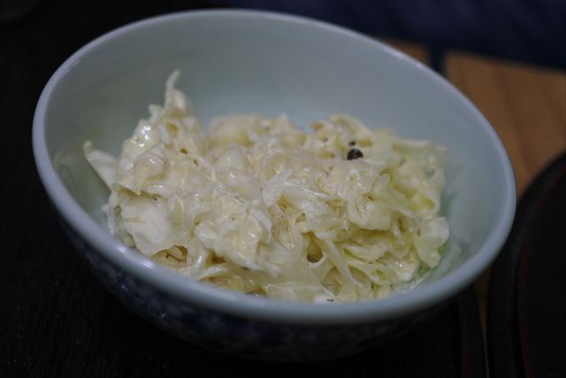 [画像がありません]ミニカツとお味噌汁、白いごはん。（10月1日）