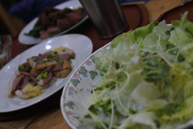 [画像がありません]合鴨とサラダ。夫が作ってくれた夕食（11月18日）