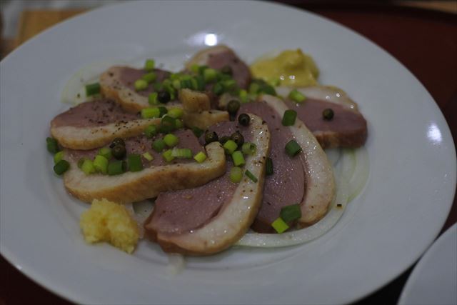 [画像がありません]合鴨とサラダ。夫が作ってくれた夕食（11月18日）