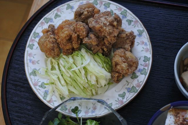 [画像がありません]鶏のから揚げとかいわれ大根のサラダ（1月31日）