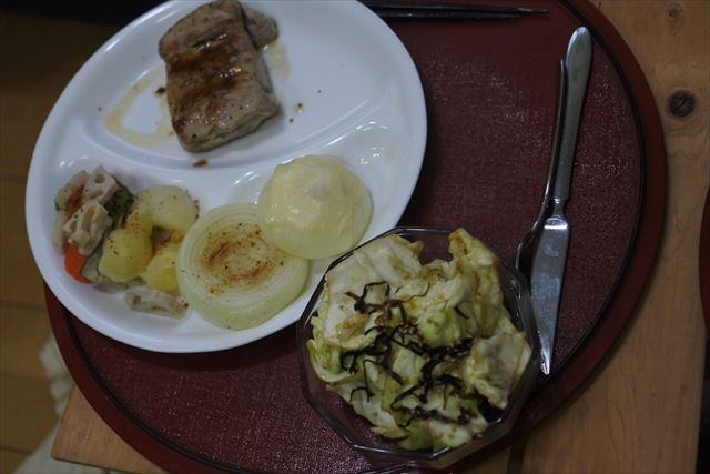 [画像がありません]豚肉のステーキと玉ねぎのロースト（2月4日）