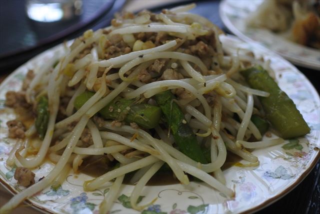 [画像がありません]ひき肉ともやしとアスパラの炒め物（3月27日）