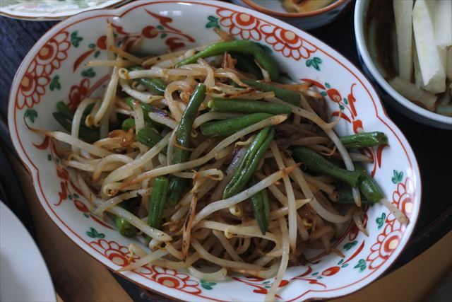 [画像がありません]鶏のから揚げともやしの中華炒め（4月11日）