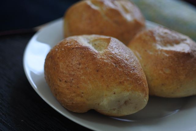 [画像がありません]焼き立てパンのご紹介（4月13日）