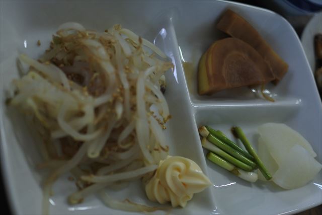 [画像がありません]鶏の照り焼きと葡萄の芽の天ぷら（5月2日）