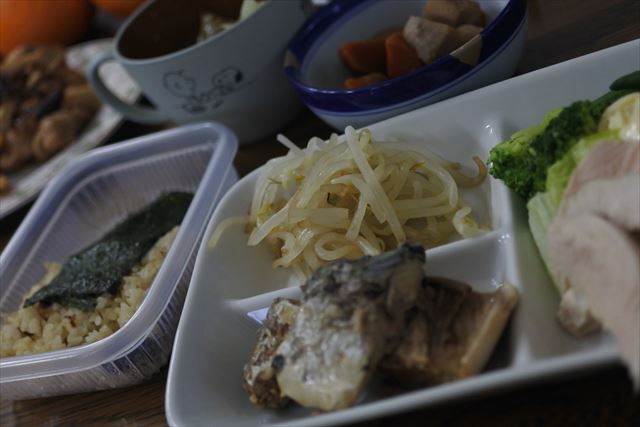 [画像がありません]炊き込みご飯とかもやしナムル。鯖缶料理（5月8日）